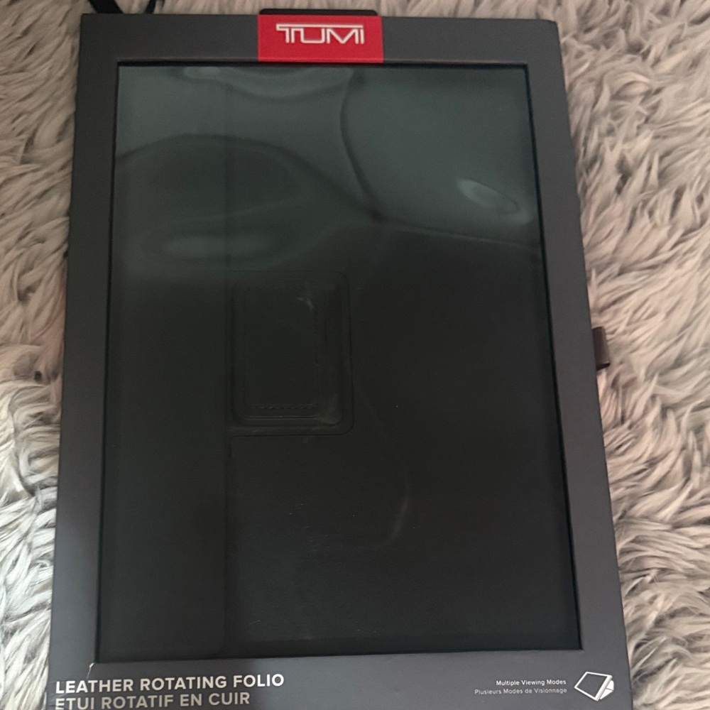 TUMI Leather Rotating Folio - Black